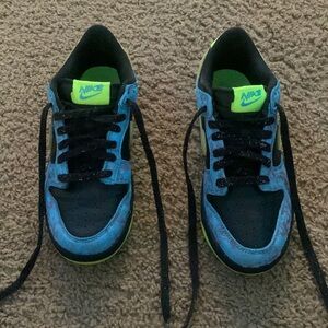 Girls nike dunks